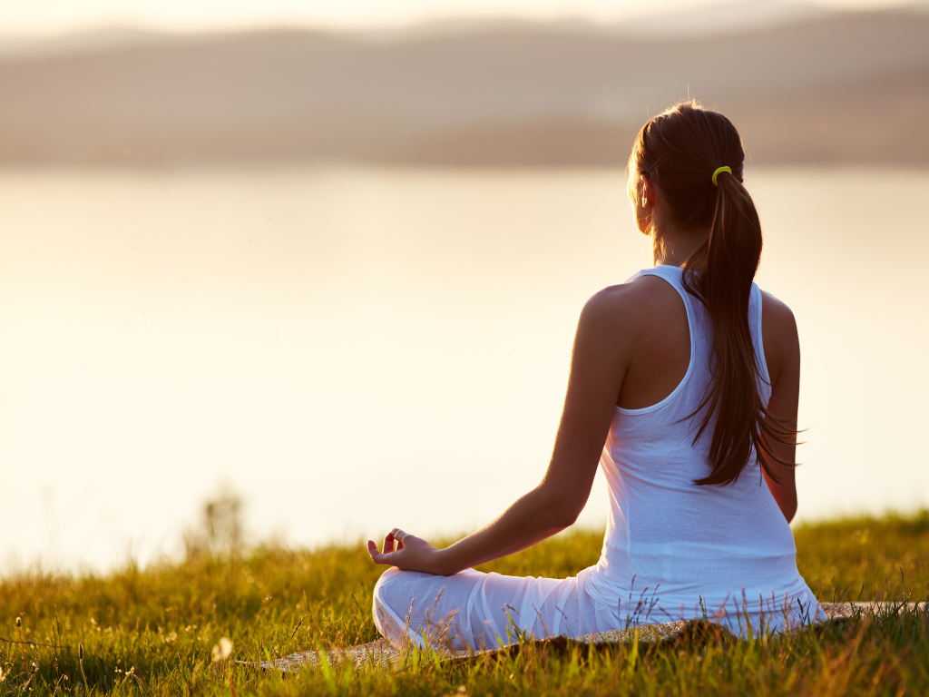 Yoga au bord du lac