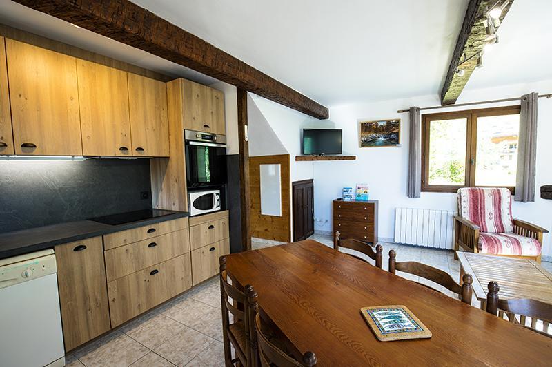 Gîte Les Cytises-Cuisine/Coin repas-Saint-Étienne-de-Tinée-Gîtes de France des Alpes-Maritimes
