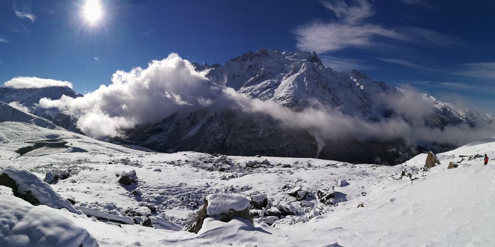 Lac du Pontet avec vue sur la Meije enneigée - © Loïc Merlin Panorama du Lac du Pontet - © Loïc Merlin