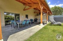 Grand Gîte "l'Amandier" - 15 personnes à Salles Arbuissonnas en Beaujolais dans le Rhône : pour de bons moments de détente, la terrasse.