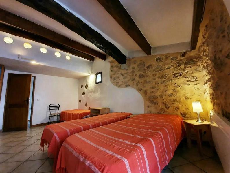 Gîte La Maison du Château-Chambre 3 : 3 lits 80x190 et 2 lits 90x190 (superposés)-Saint Jeannet-Gîtes de France Alpes-Maritimes