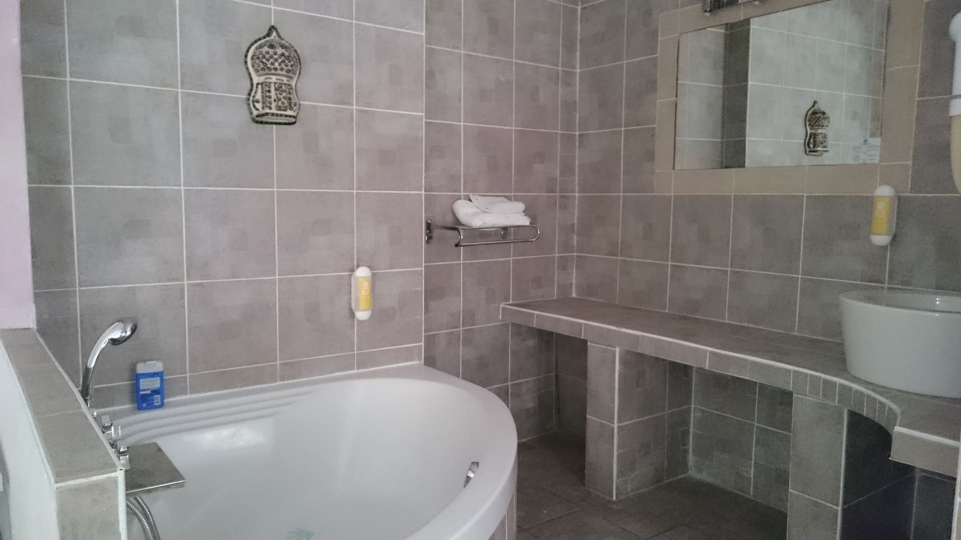 Hôtel 5, Martigues - photo 3