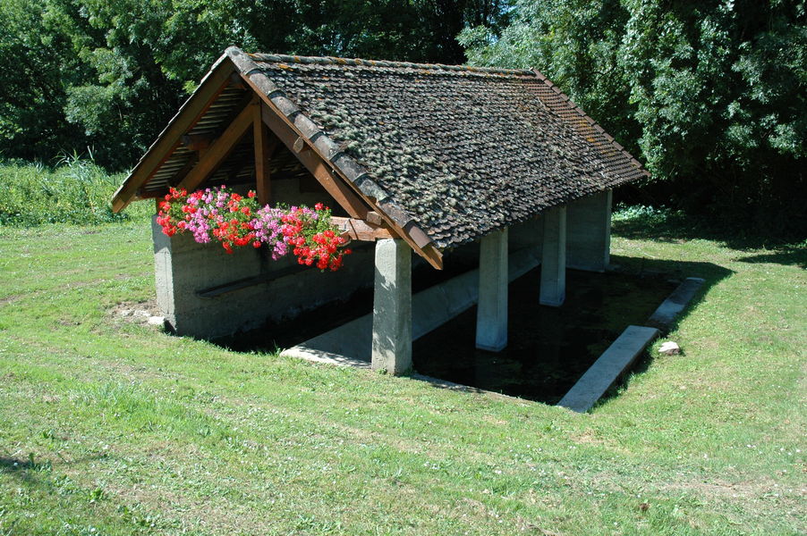 Lavoir Vézeronce-Curtin - OTSI Morestel