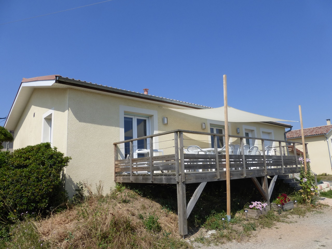 Gîte de la Perdrix Rouge - 12/14 personnes à Saint Etienne des Oullières dans le Beaujolais - Rhône : la maison.