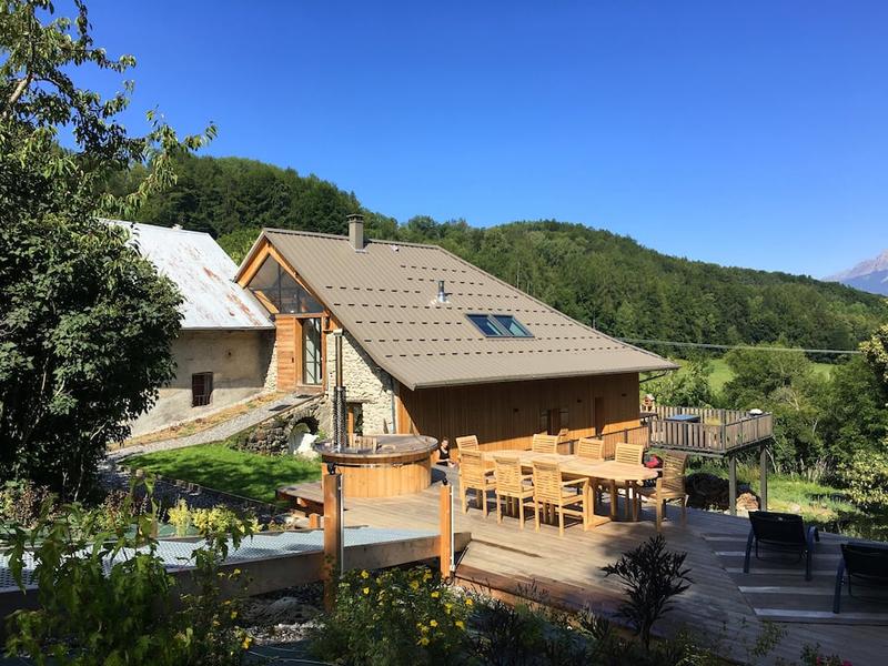 Extérieur - © Gîte Les Dourioux_Crots Gîte Les Dourioux_Crots - © Gîte Les Dourioux_Crots