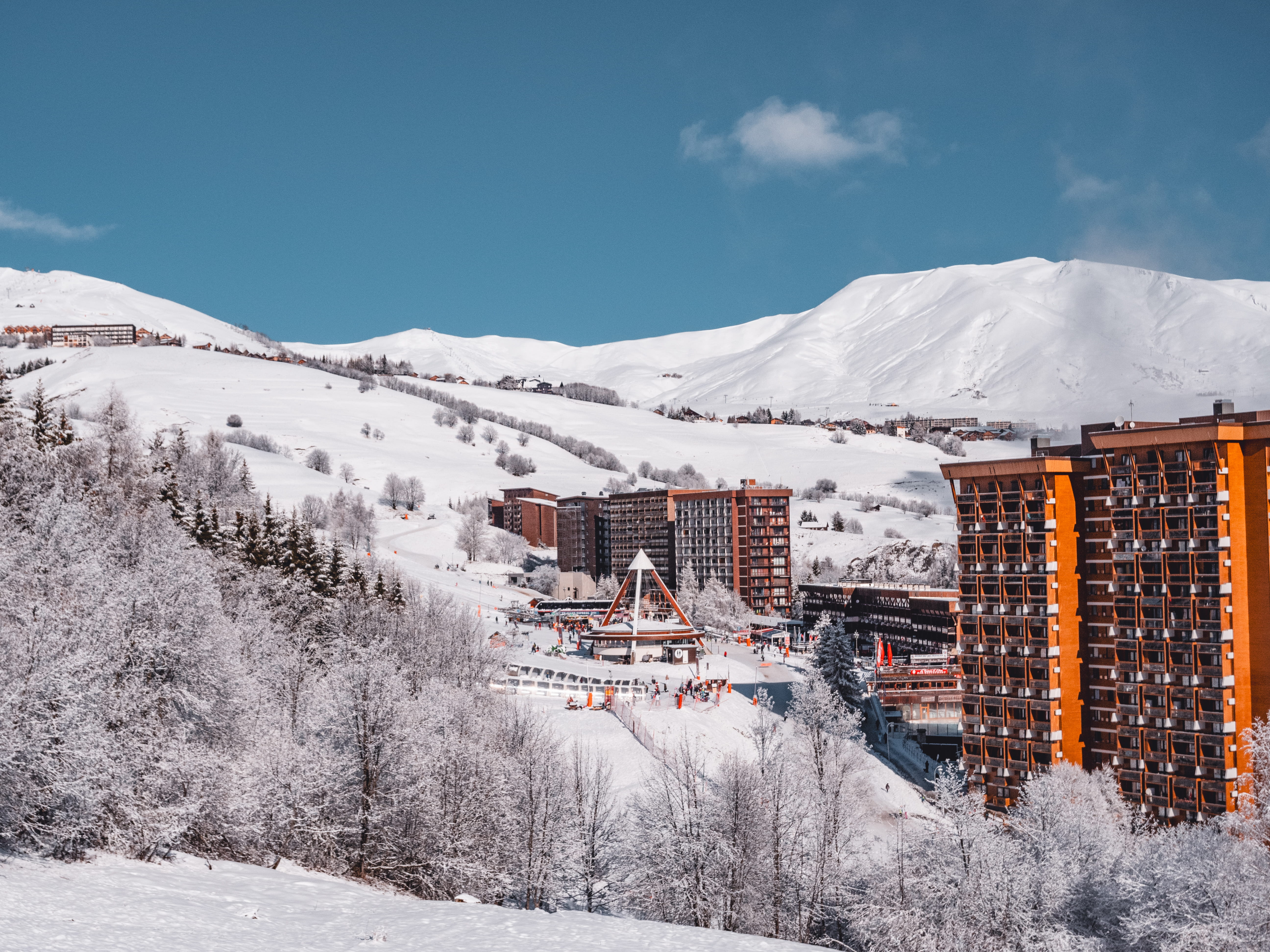 Centre station du Corbier avec le tripode