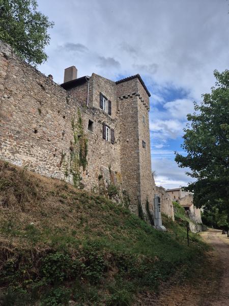 Journée Européennes du Patrimoine - Visite de l’exposition sur les remparts de la ville à la chapelle Saint Roch_Saint-Haon-le-Châtel