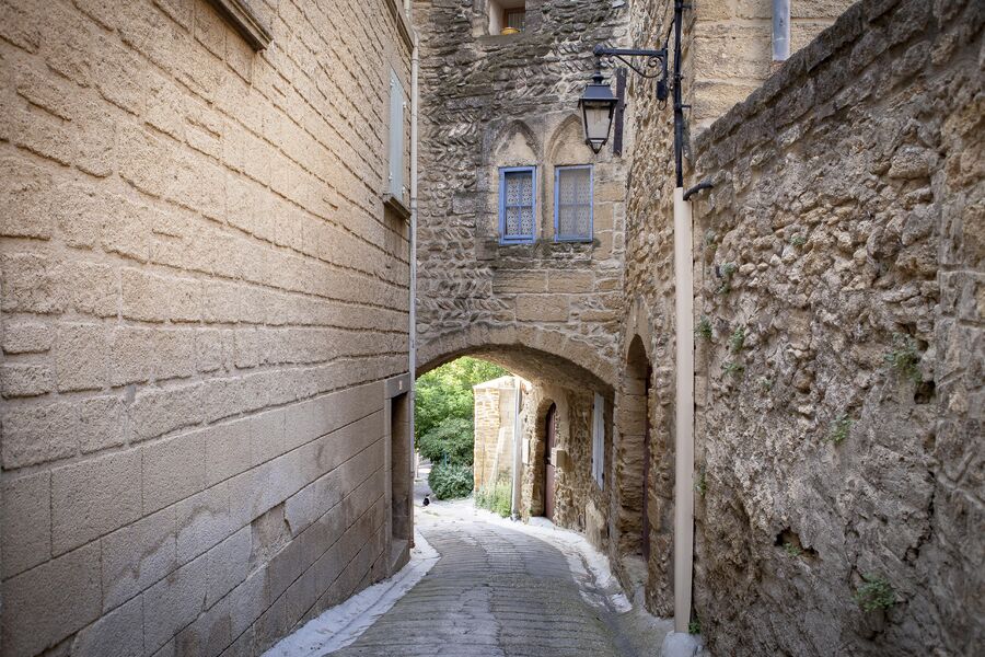 Rue de l'Eglise - Châteauneuf du Pape