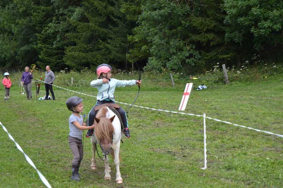 Activités équestres ludiques à la Ferme Equestre des 4 chemins