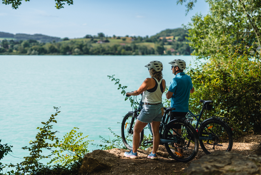 Le vélo est idéal pour s'arrêter et profitez des beaux points de vue