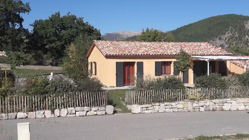 Vu de l'extérieur - © A. Lauziard Gîte de la Combe_Saléon - © A. Lauziard