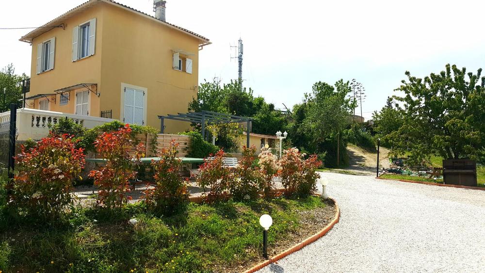 Propriété sécurisée et espace parking privatif - Villa Madeleine - Gîtes de France Colomars