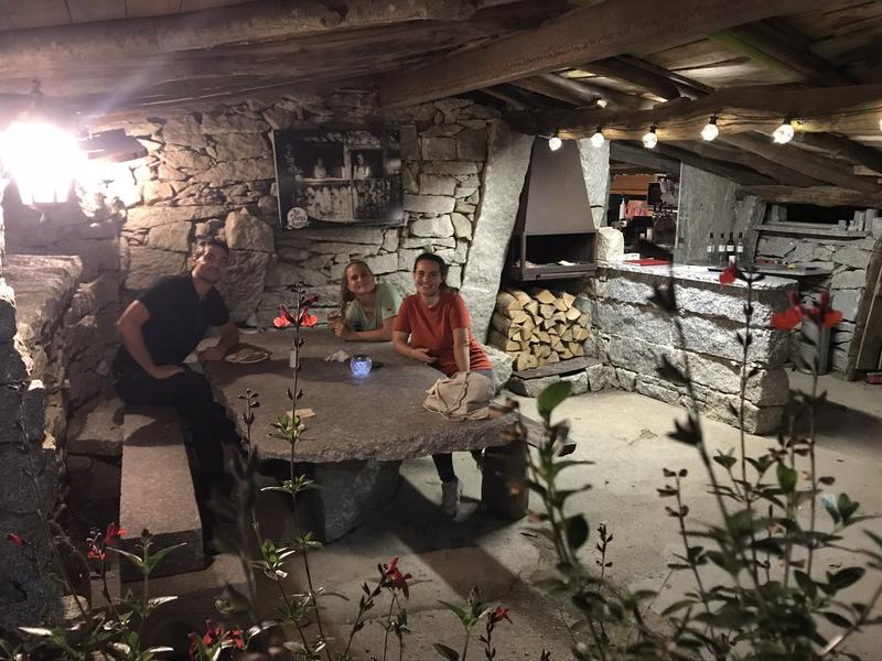 Restaurant extérieur - Lacrouzette - Tarn - Occitanie
