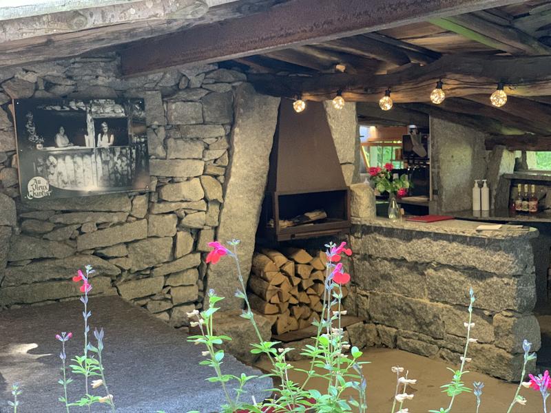 Restaurant extérieur - Lacrouzette - Tarn - Occitanie