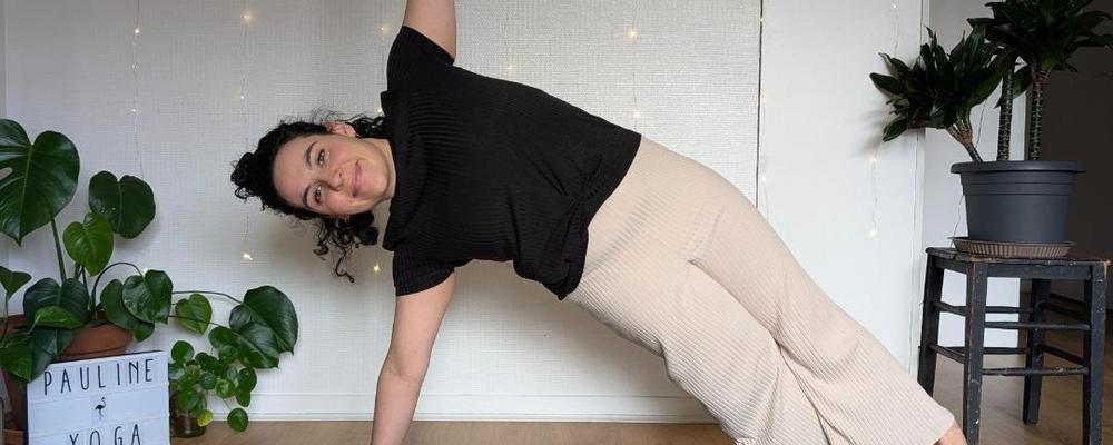 Pauline Blusseau en train de faire du yoga 