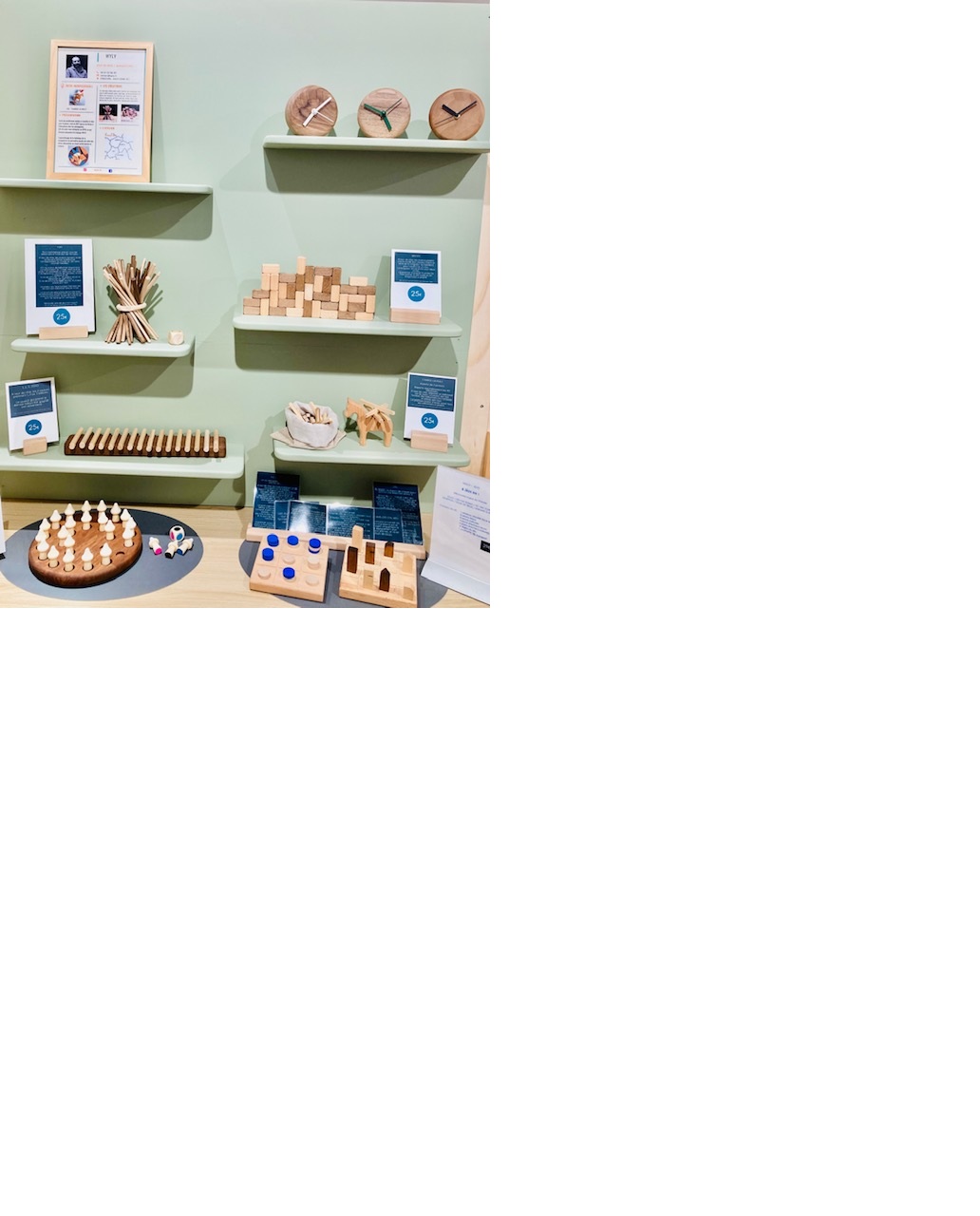 Exposition de jeux et décorations en bois - Willy Dessessarts