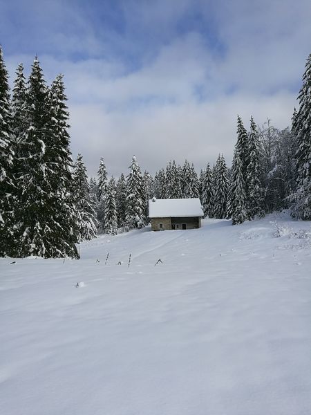 Giron1000 station et village