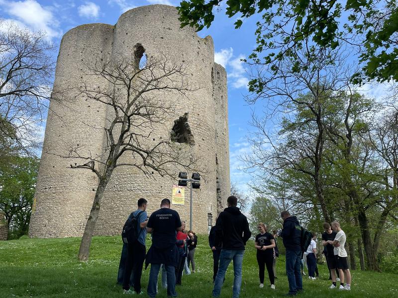 Visite découverte d'Étampes au Moyen-Age : Tour de Guinette et Palais du Séjour_Étampes
