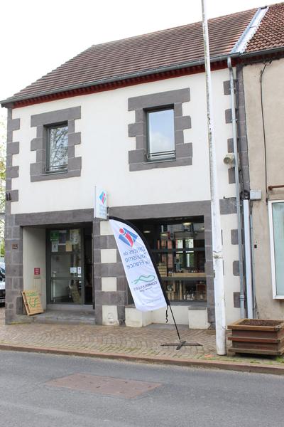 Bureau de Tourisme Combrailles Auvergne aux Ancizes Comps