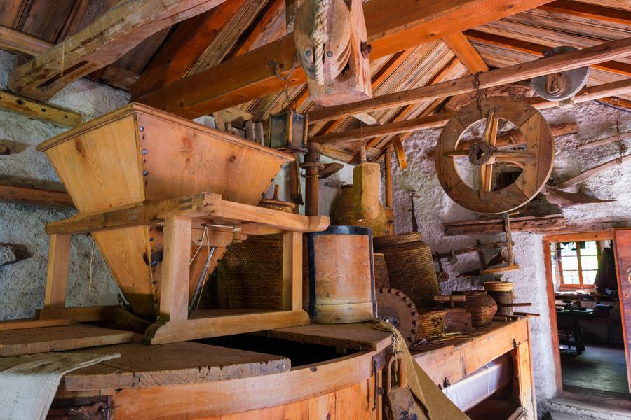 Les pièces d'origine du moulin à eau de Villar d'Arêne sont encore en état de marche Les pièces d'origine du moulin à eau de Villar d'Arêne sont encore en état de marche
