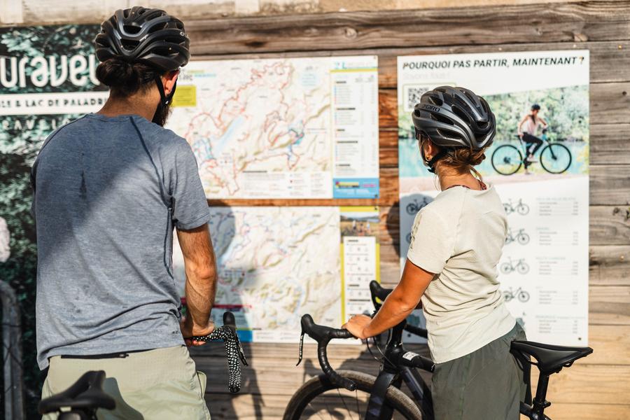 Plus de 300 km d'itinéraires balisés à VTT, Gravel ou VTC électrique