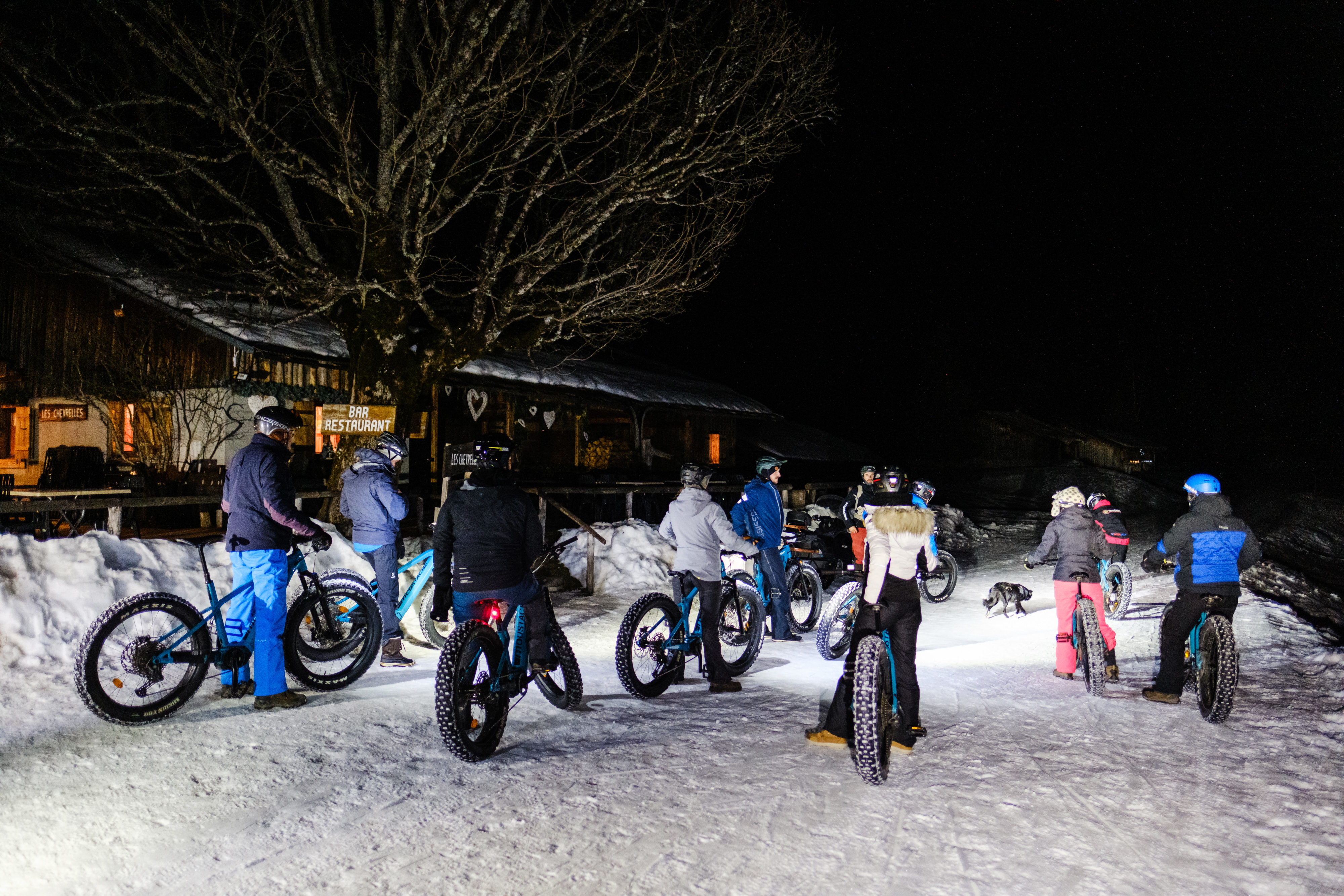 VTT électrique sur neige - Sortie nocturne avec restaurant