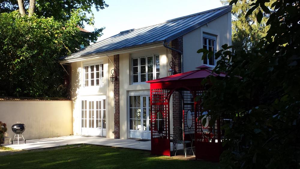Le cottage et son kiosque