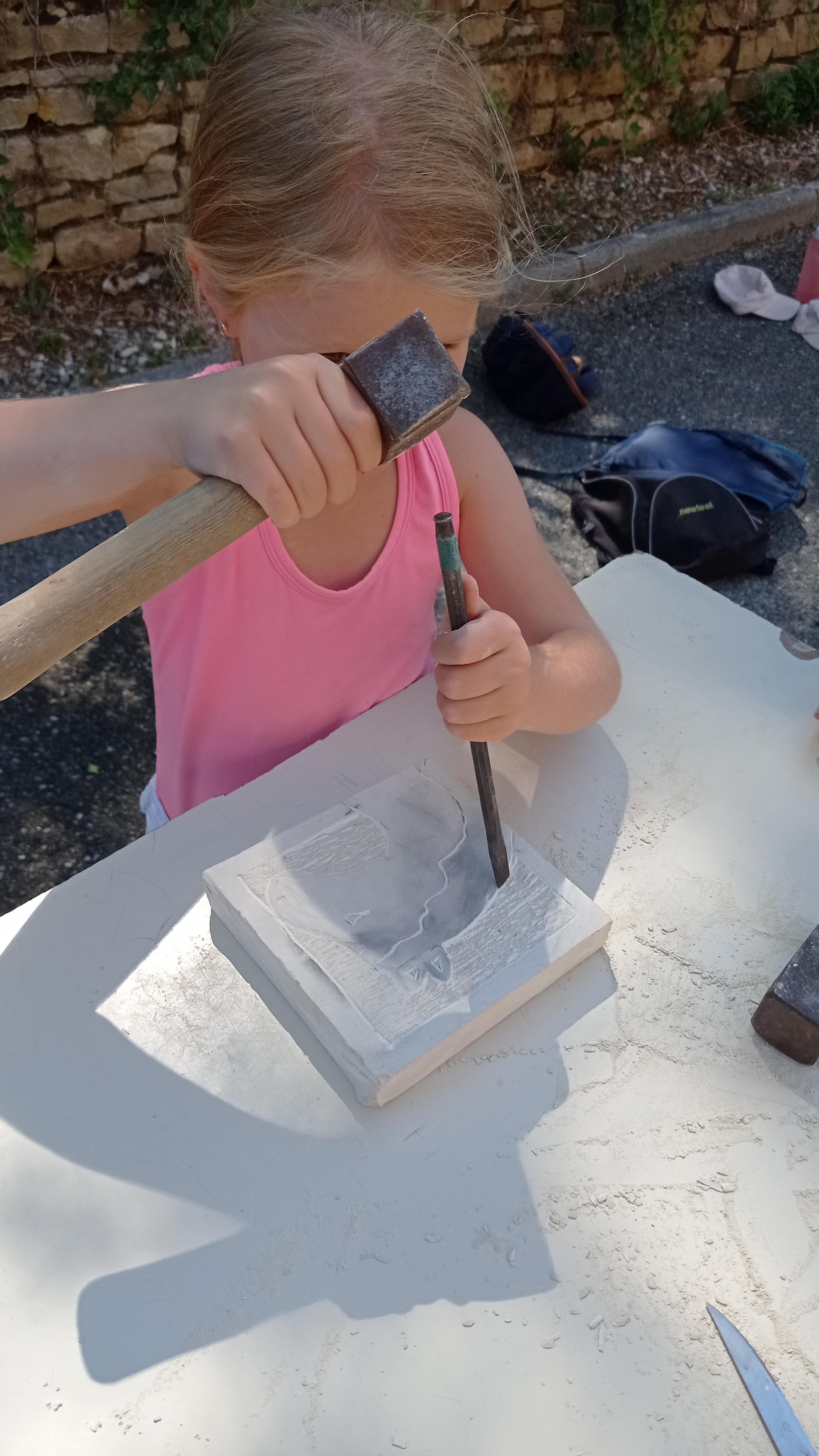 Atelier pour groupes enfants et adolescents : découverte des savoir-faire, sculpture sur pierre