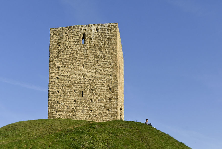 Tour d'Albon