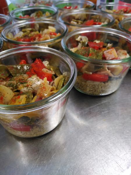 Dos de cabillaud et légumes sur quinoa