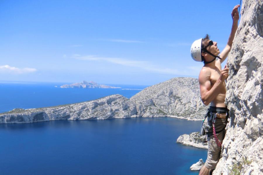 Escalade grande voie à la journée.