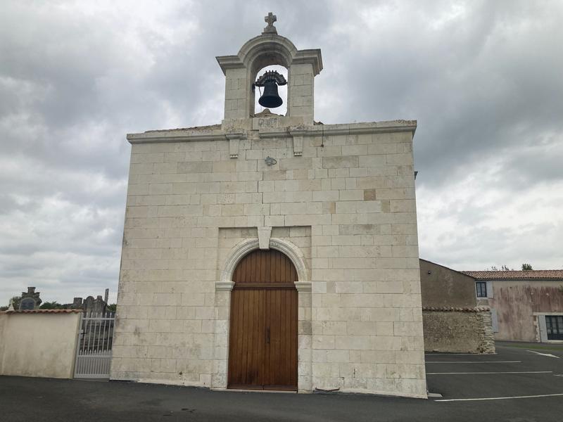 la façade nord-est de léglise témoigne probablement de grands remaniements