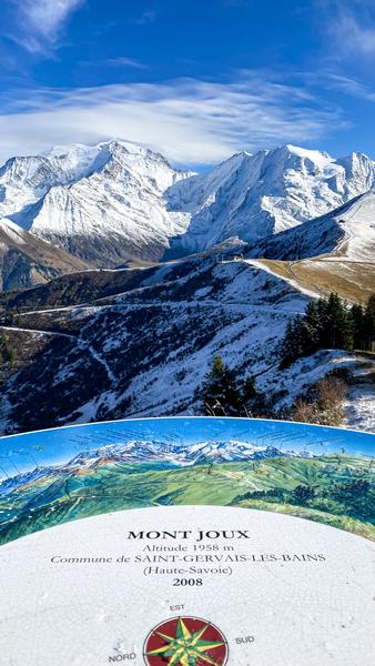 Le Mont Joux à l'automne