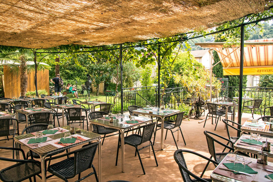Les Touristes Restaurant