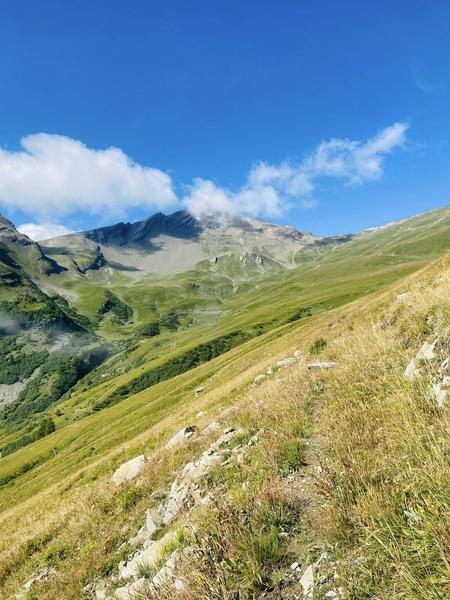 La Grande Chible enrubannée de nuages La Grande Chible enrubannée de nuages