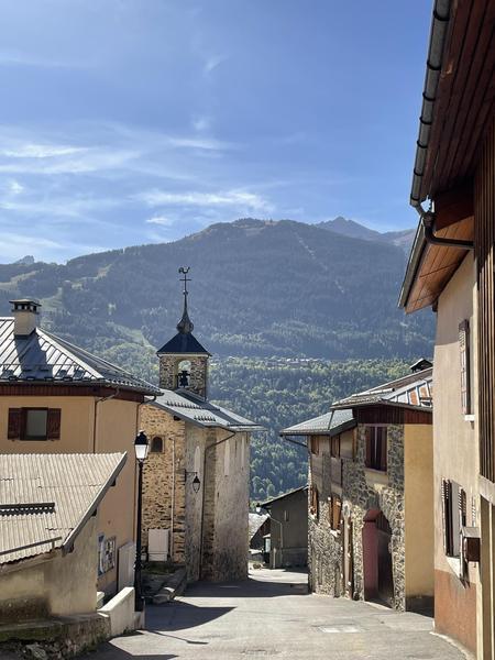 Dans les ruelles de Villemartin sur la boucle des hameaux - Bozel