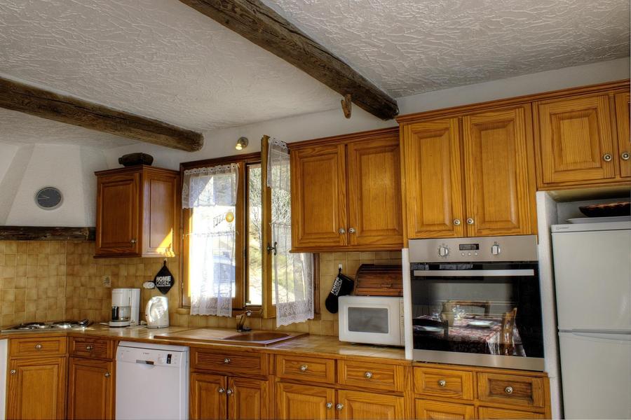 Gîte L'Oustal n°2-Cuisine-Auron-Gîtes de France Alpes-Maritimes 