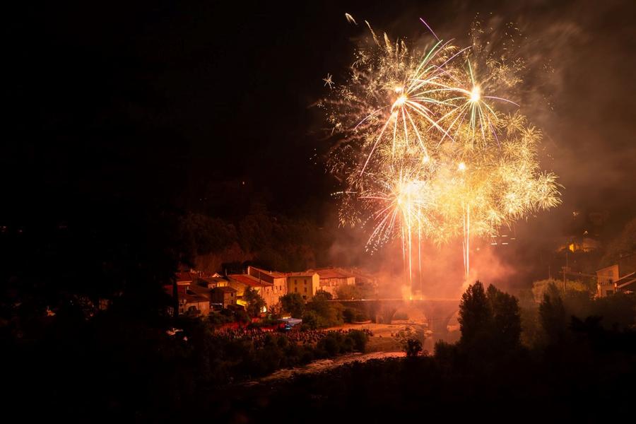 Feux d'artifice_Pont-de-Labeaume