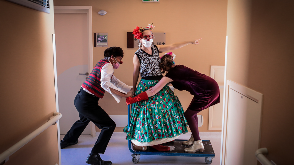 Spectacle décalé « les clowns en appartement »_Labastide-Rouairoux