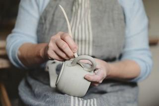 Travail de la céramique par les Poteries de Swane 