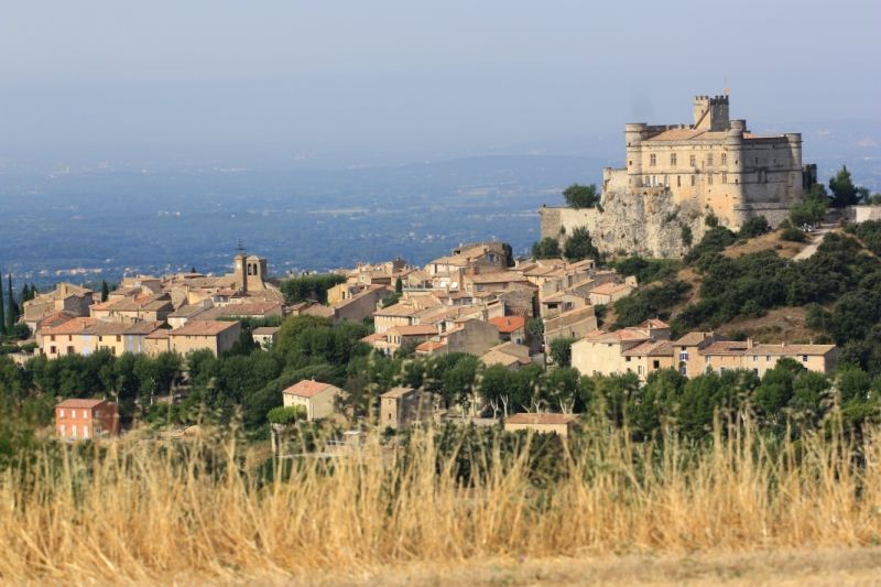 Vue générale du village Le Barroux