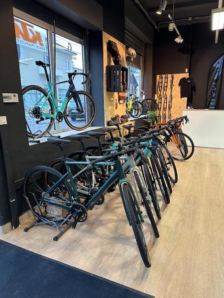 SCOTT, BIANCHI, KTM, PIVOT, MARIN, ENVE, 3T et BANSHEE