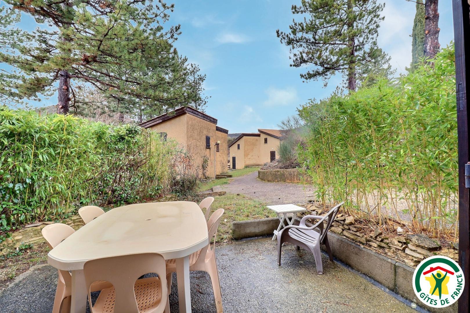 Terrasse privative, côté village vacances
