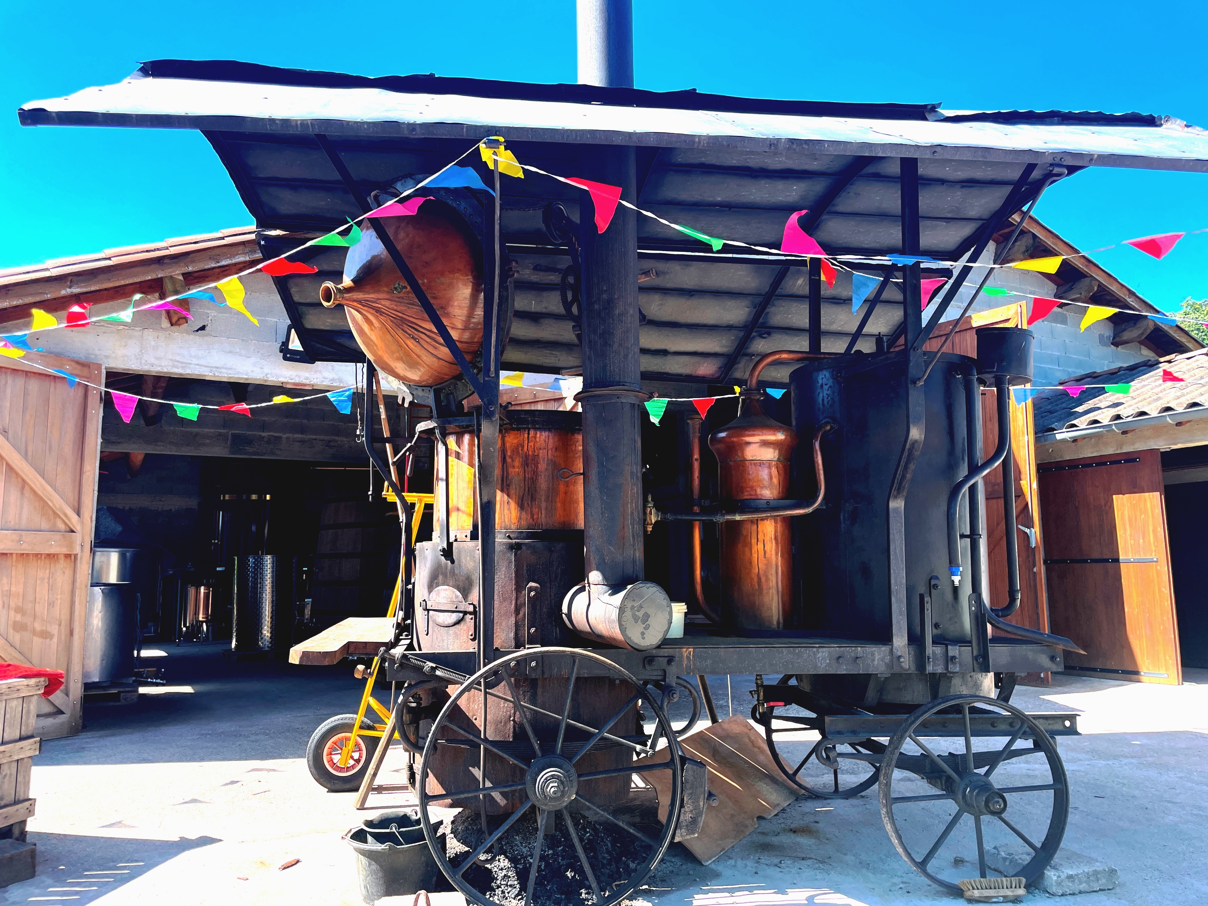 Rendez-vous futés ! : De Ferme en Ferme ® : visite de la distillerie Les Feux de Saint-Jean