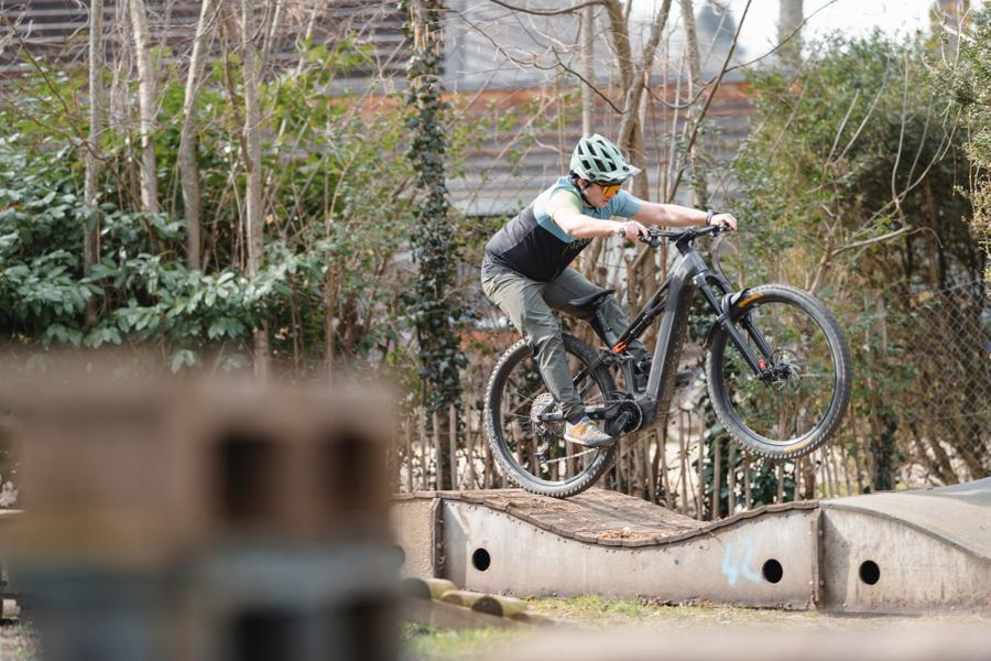 NATURAVÉLO dispose d'une pumptrack pour vous faire progresser !