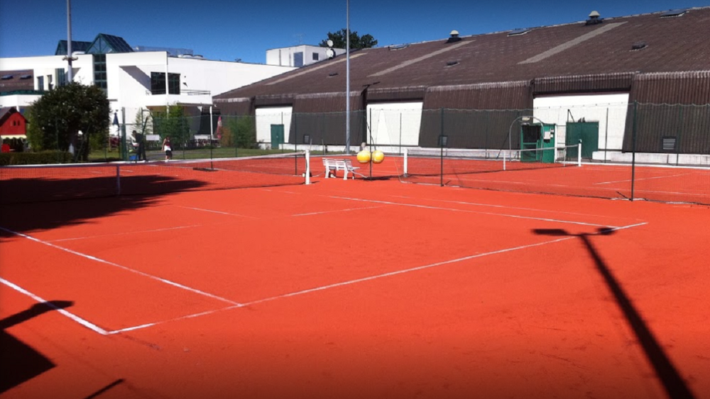 Court de tennis extérieur