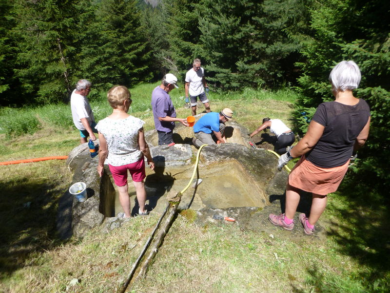 Entretien de la fontaine du Coin