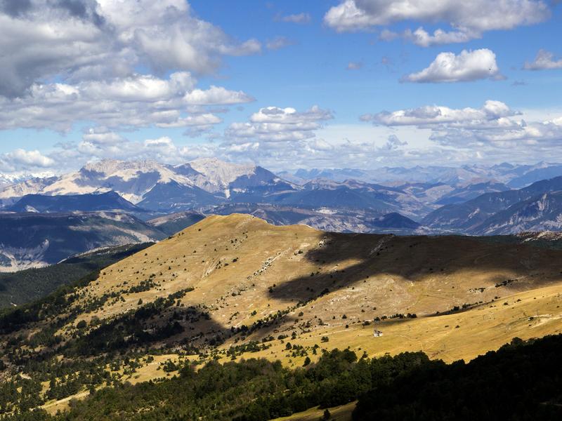 Ligne de crête et sa cabane de berger