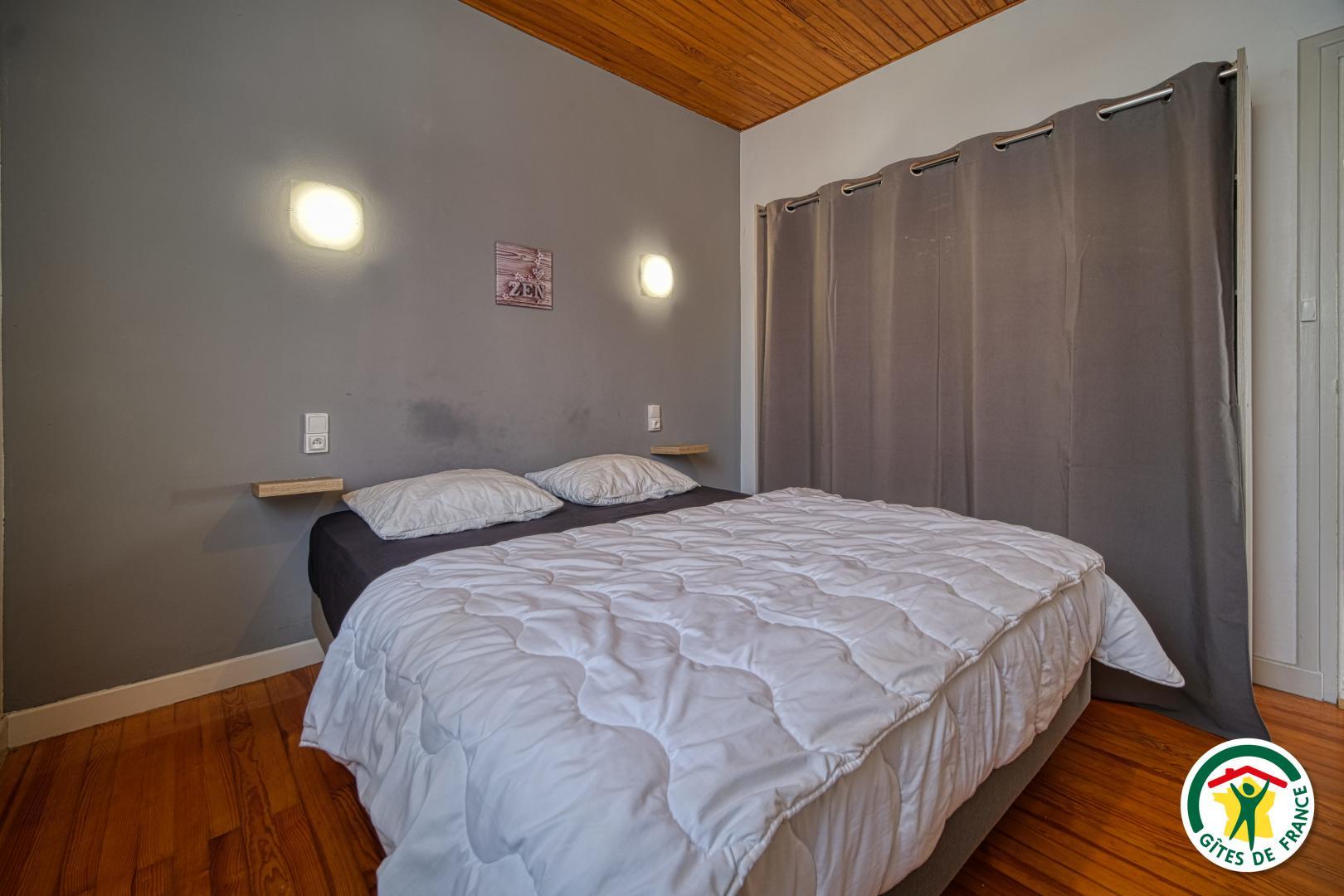 Chambre 1 : lit en 1x160 et lit en 1x90