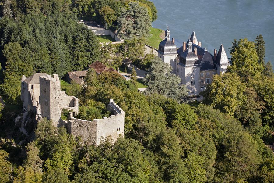 Vertrieu, cité médiévale - Balcons du Dauphiné - Nord-Isère - à moins d'une heure de Lyon